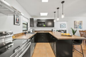 10-web-or-mls-4318 S Renellie Dr-31